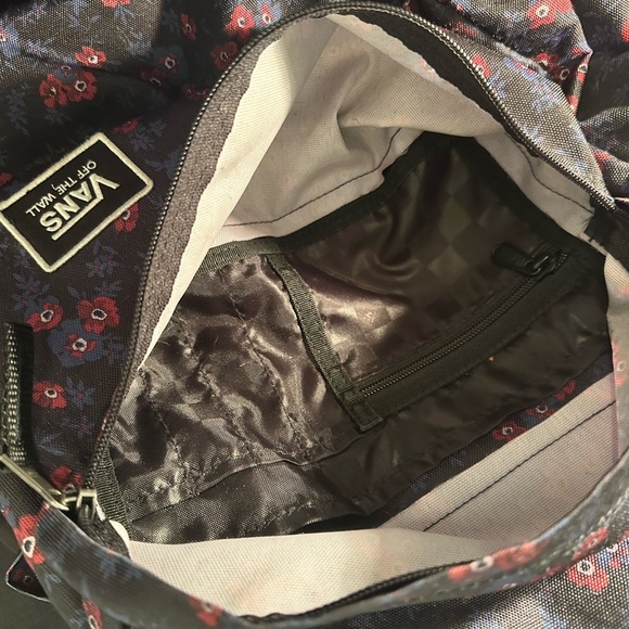 Vans off the wall floral dark backpack like new - Picture 3 of 7